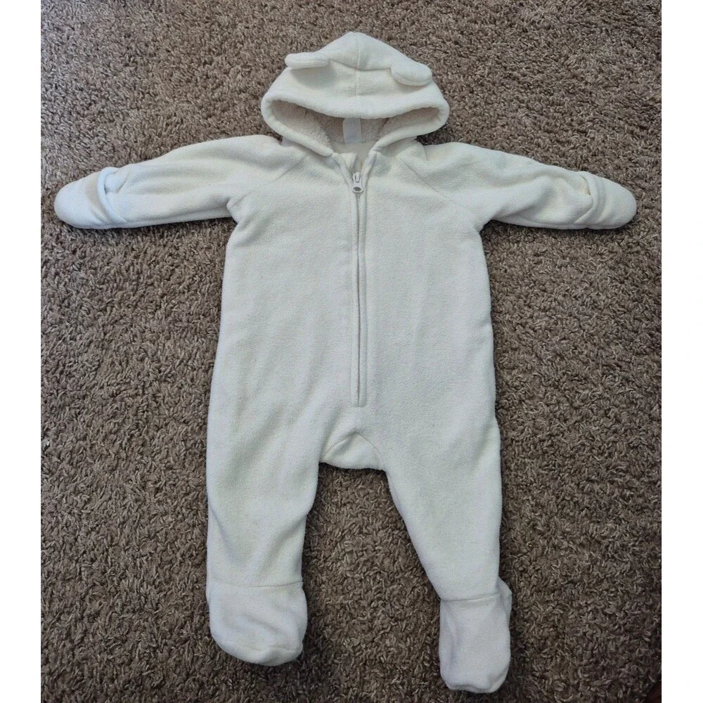 Oldnavy bunting snowsuit size 0-3 months